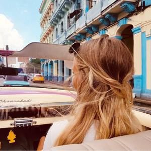 Meet your Posher, Alicia